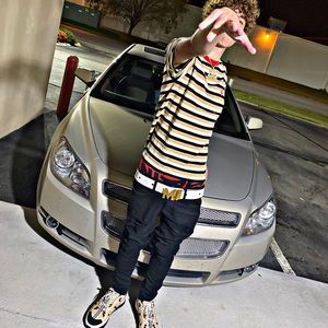 Meet your Posher, Ayee